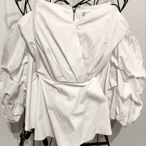 Off shoulder crop top‎